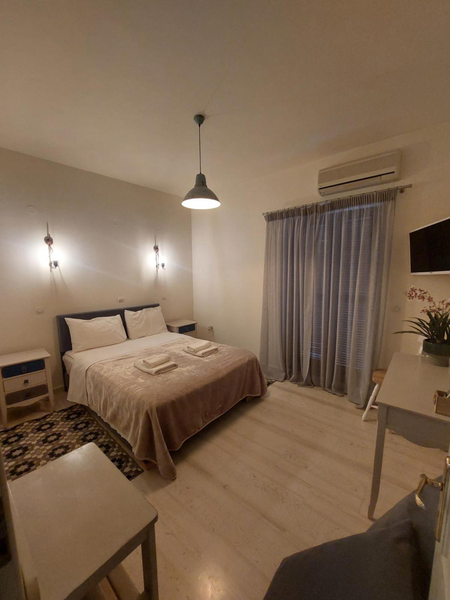 Vardia Hotel