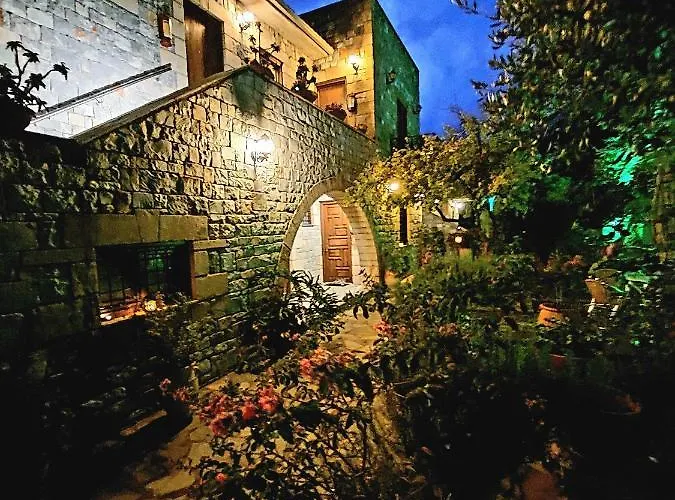 Vardia Hotel
