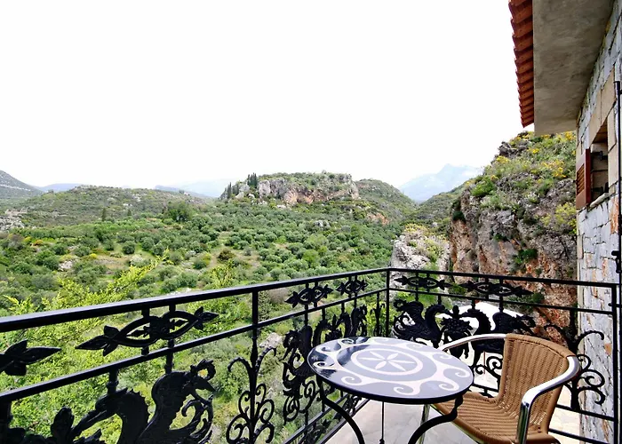 Vardia Hotel